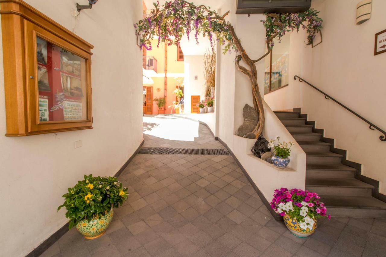 Residence Alberghiero Eolie Lipari  Buitenkant foto